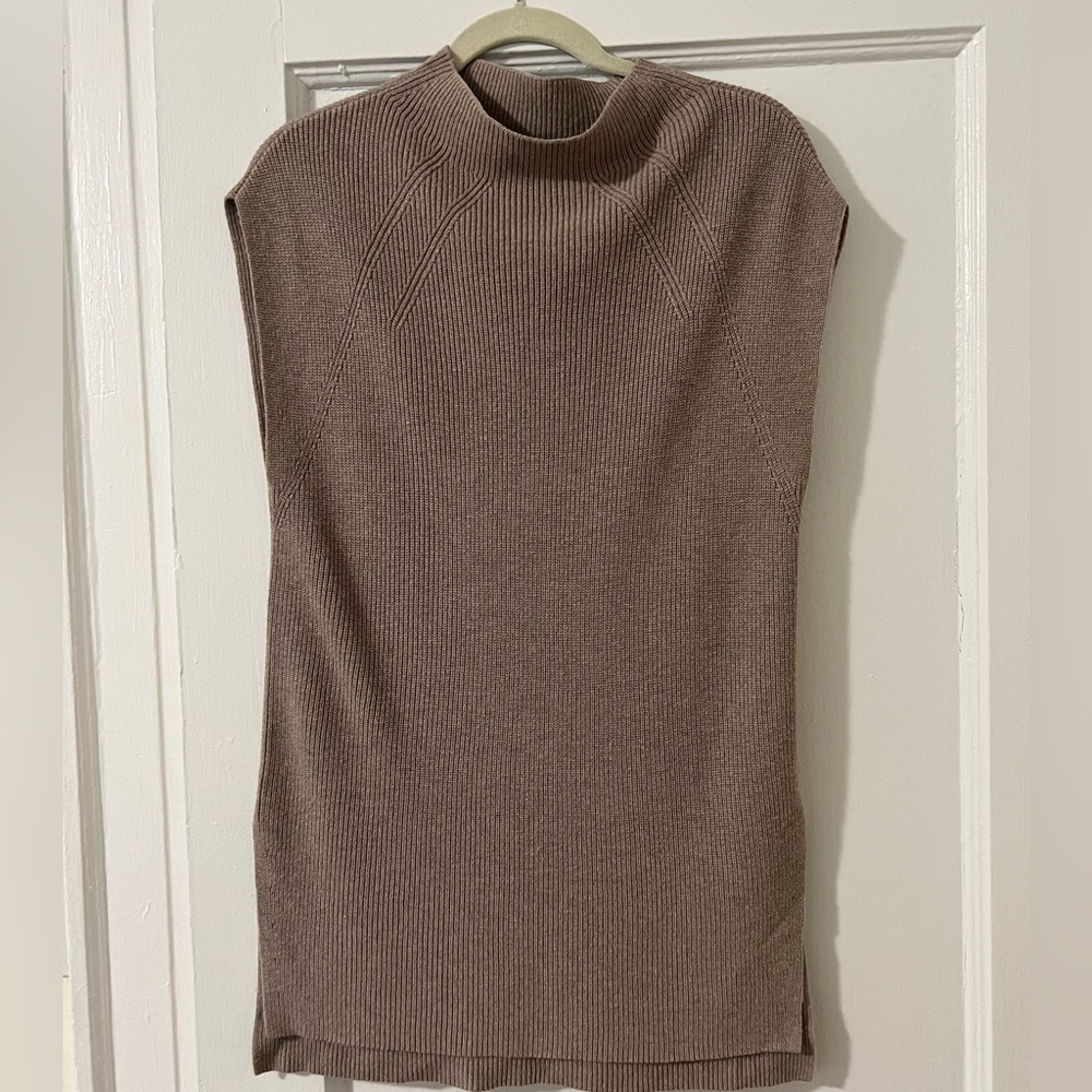 Banana Republic Sleeveless Mock Turtleneck Sleeveless Sweater